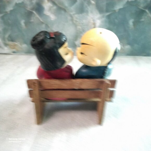 Vintage 1950 Asian Boy & Girl Kissing on Park Bench Salt & Pepper Set - Picture 3 of 6